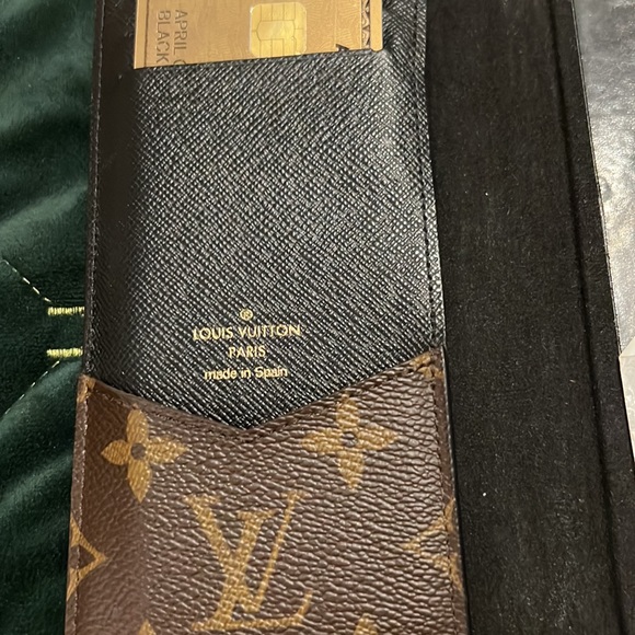 IPhone XM Folio NM MNG: IN BLACK, Gently Used! Authentic! - Picture 4 of 5